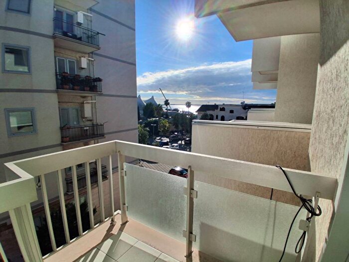 Appartamento quadrilocale in affitto in Viale Virgilio, Italia Montegranaro, Taranto