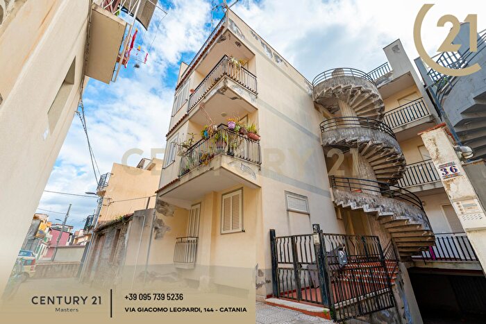 Appartamento trilocale in vendita in Via Giuseppe Verdi, Roccalumera