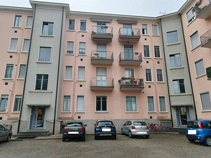 Appartamento trilocale in affitto in San Martino, Como