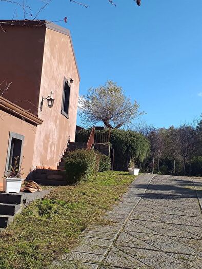 Casa quadrilocale in vendita in Strada del Pino, Linguaglossa