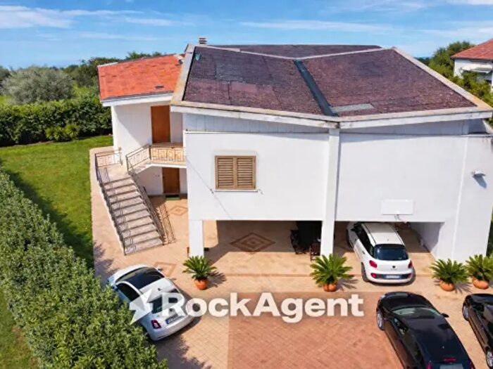 Casa con 6 locali in vendita in Via Indipendenza, Sant'Egidio Alla Vibrata