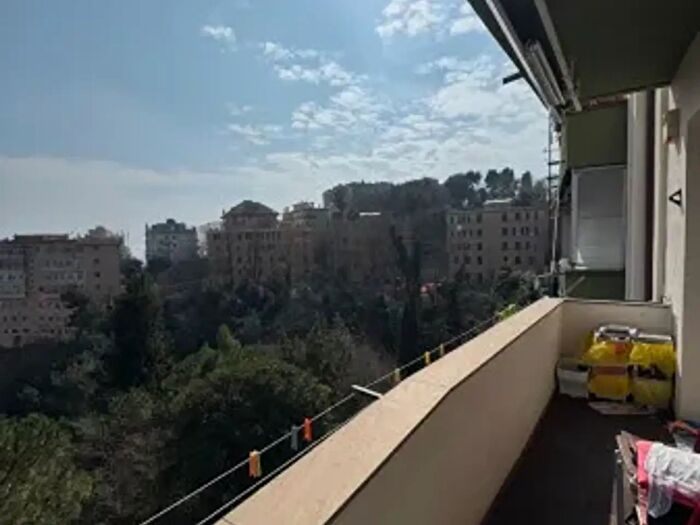 Appartamento quadrilocale in vendita in Via Carso, Genova