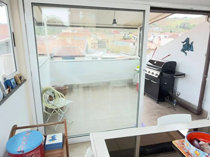 Casa con 5 locali in vendita in Via Vicario Nicolosi, Aci Castello