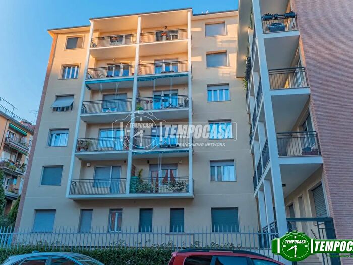 Appartamento quadrilocale in vendita in Via Luigi Biraghi, Milano