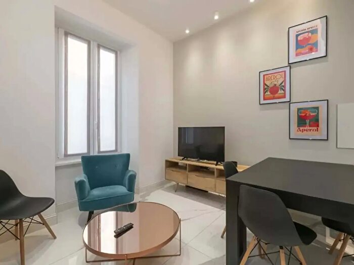 Appartamento monolocale in affitto in Via della Moscova, Milano