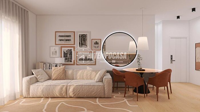 Appartamento trilocale in vendita in Via Tripoli, Torino