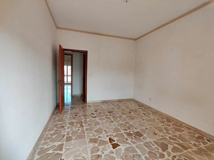 Appartamento quadrilocale in vendita in Via Mascalucia, Siracusa