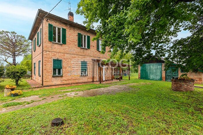 Casa quadrilocale in vendita in Via Provinciale Maiano, Fusignano