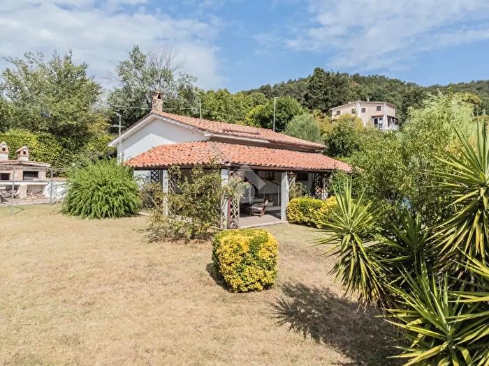 Casa quadrilocale in vendita in Via Poggio del Gallo, Manziana