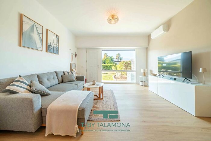 Appartamento bilocale in vendita in Brezzo Di Bedero