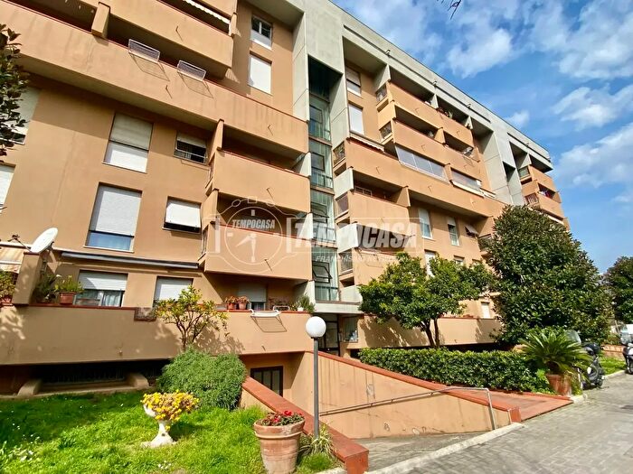 Appartamento con 5 locali in vendita in Largo Donne Partigiane, Massa