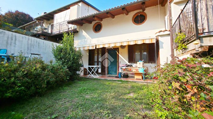 Casa con 8 locali in vendita in Via Asilo, Casalborgone