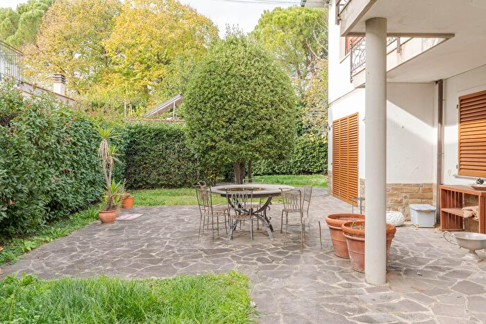 Casa con 10 locali in vendita in Via Arrigo Boito, Campi Bisenzio