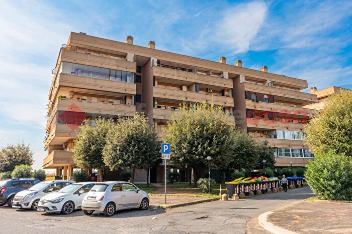 Appartamento trilocale in vendita in Via Luigi Gastinelli, Roma