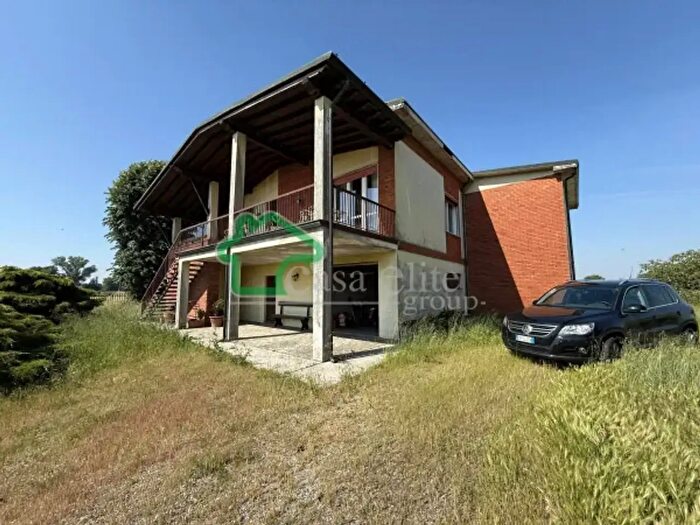 Casa quadrilocale in vendita in Lodi