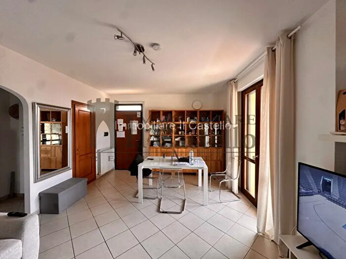 Appartamento trilocale in vendita in Via Giuseppe Saragat, Castiglione Del Lago