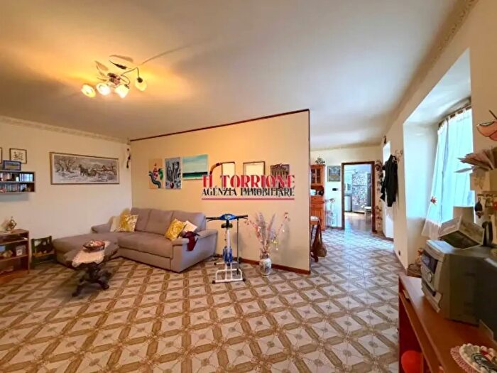 Casa con 6 locali in vendita in Via delle Puzzole, Pescia