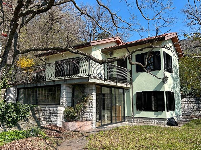 Casa quadrilocale in affitto in Via del Sommacco, Conconello, Trieste