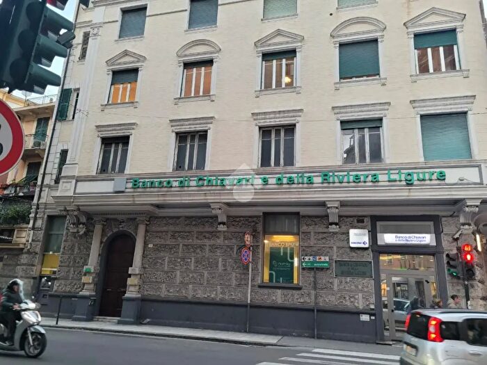 Appartamento trilocale in vendita in Via della Libertà, Rapallo