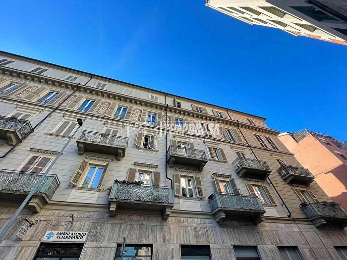 Appartamento con 5 locali in vendita in Via Giovanni Argentero, Torino