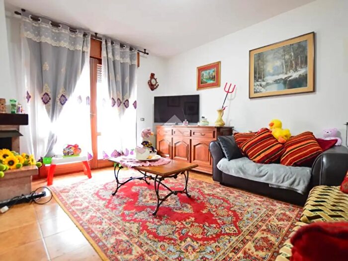 Appartamento quadrilocale in vendita in Via Don Giovanni Zanardo, Chiarano