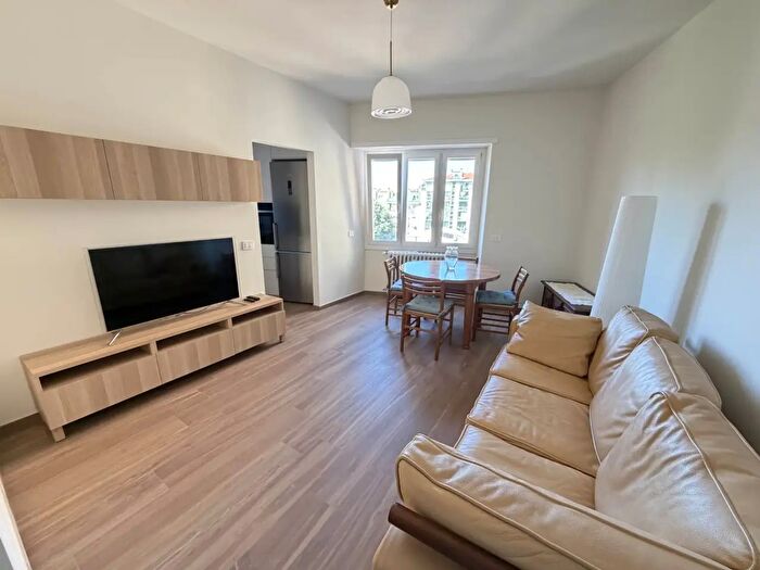 Appartamento trilocale in affitto in Via Masolino da Panicale, Milano