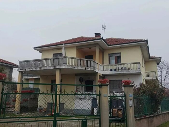 Appartamento trilocale in affitto in Via Cesare Battisti, Volpiano