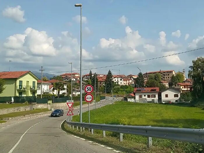 Appartamento bilocale in affitto in Piazza Europa Unita, Montano Lucino