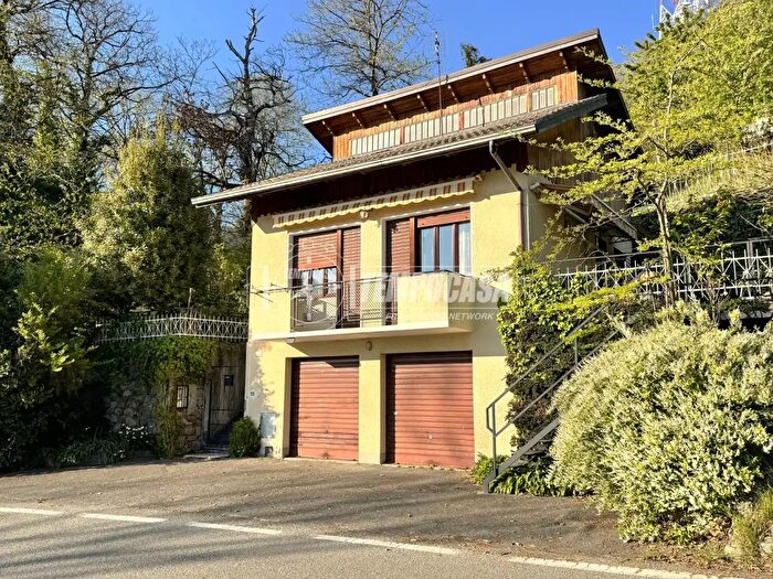 Casa trilocale in vendita in Via della Parrocchia, Andrate