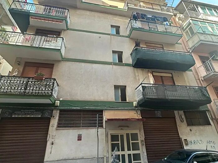 Appartamento con 5 locali in vendita in Palermo