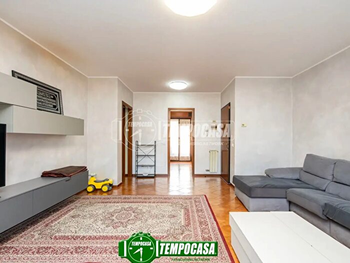 Appartamento quadrilocale in vendita in Via Liberta aB, Osio Sotto