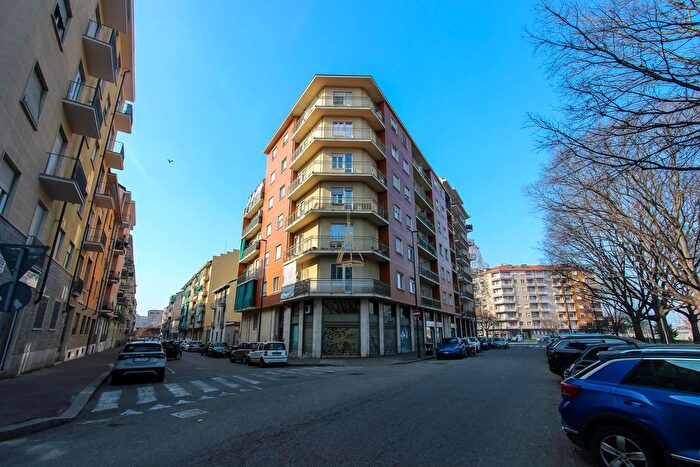 Appartamento quadrilocale in vendita in Via Tonale, Torino