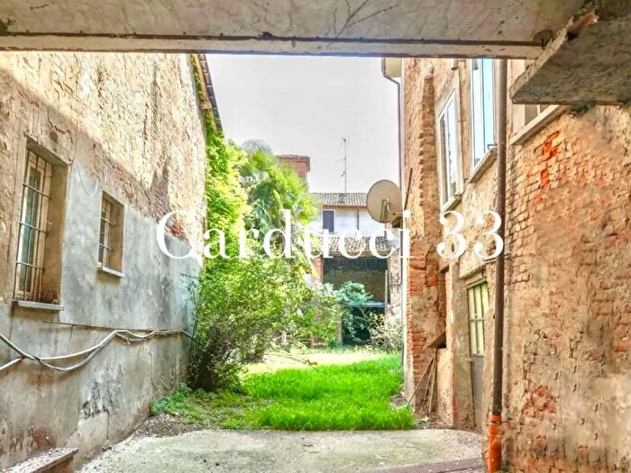 Casa con 8 locali in vendita in Roma, Tortona