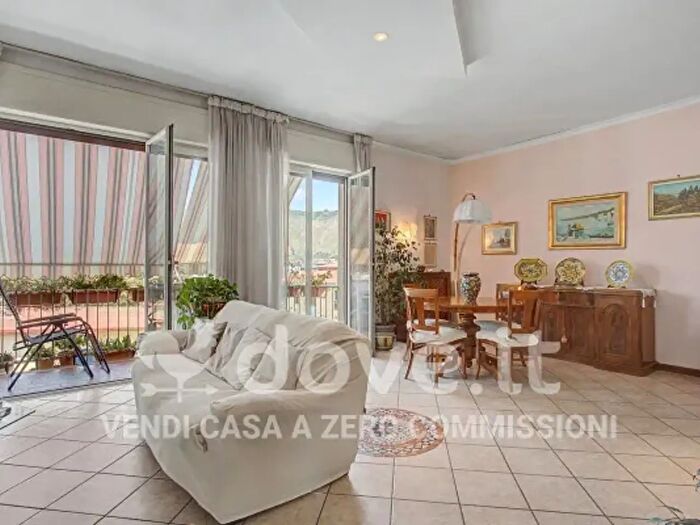 Appartamento quadrilocale in vendita in Via Piave, Napoli