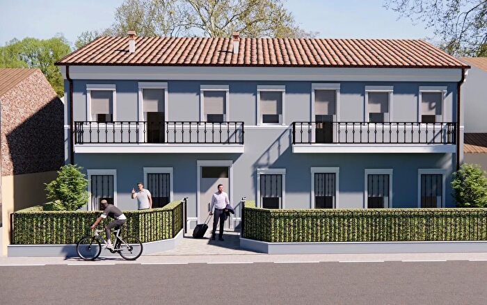 Appartamento trilocale in vendita in Via Colombarola, Ferrara