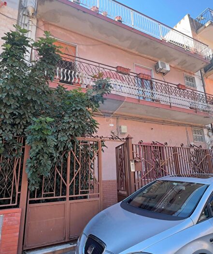 Casa quadrilocale in vendita in Via delle Gemme, Catania