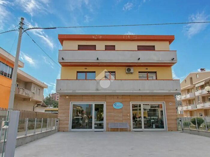 Appartamento trilocale in vendita in Via Annunziata, Giulianova