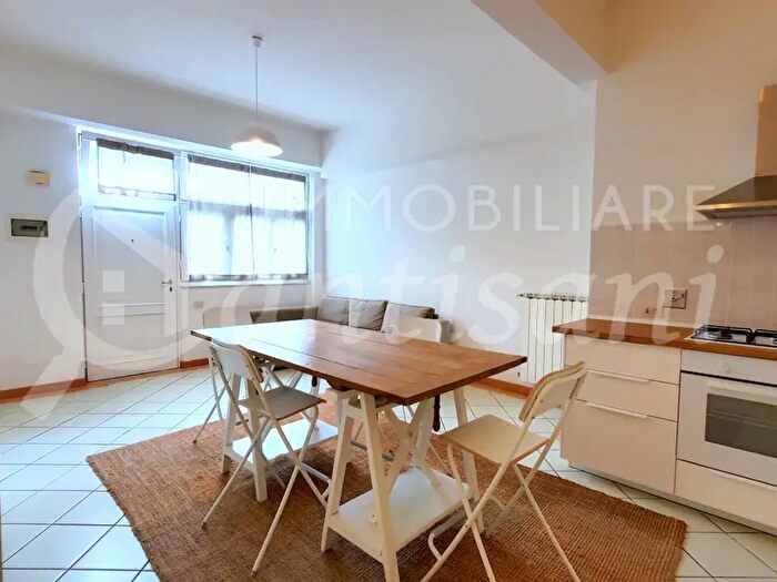 Appartamento bilocale in affitto in Via dei Bruni, Firenze