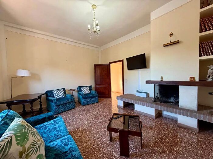 Appartamento con 8 locali in vendita in Via XXIV Maggio, Magliano In Toscana