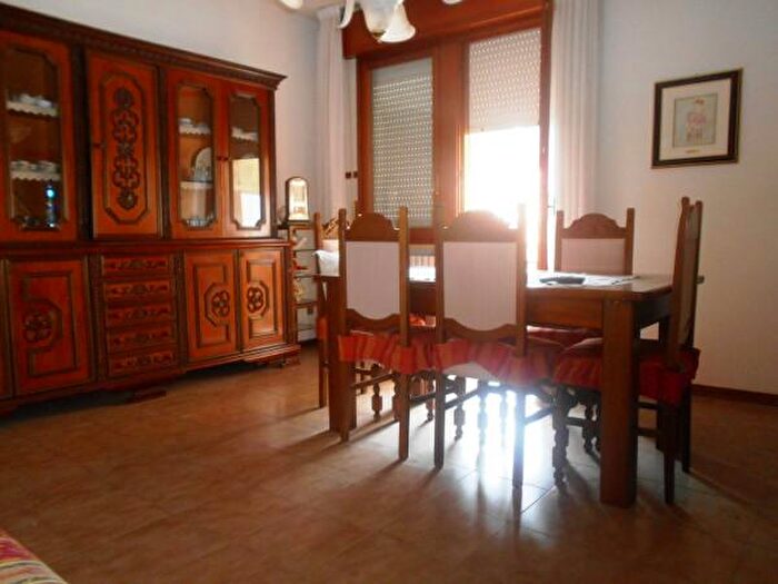 Appartamento quadrilocale in vendita in Viale Gallodoro, Jesi