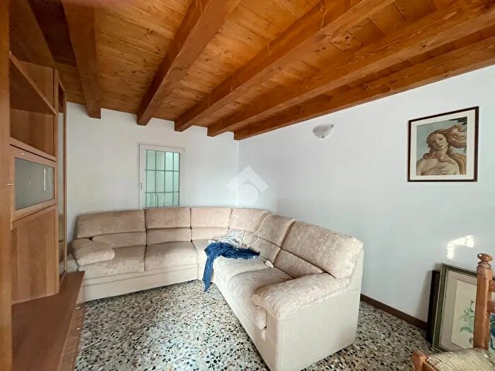 Casa con 5 locali in affitto in Via dei Mille, Conegliano