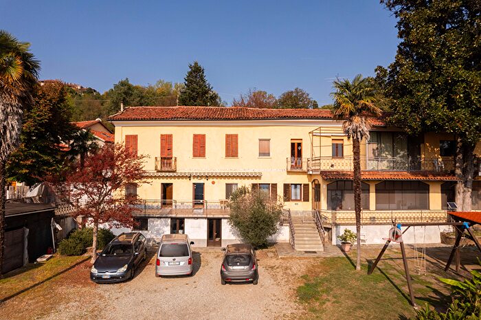 Appartamento con 6 locali in vendita in Via Davico, Pinerolo