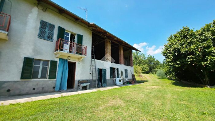 Casa quadrilocale in vendita in Via Moncucco, Cinzano