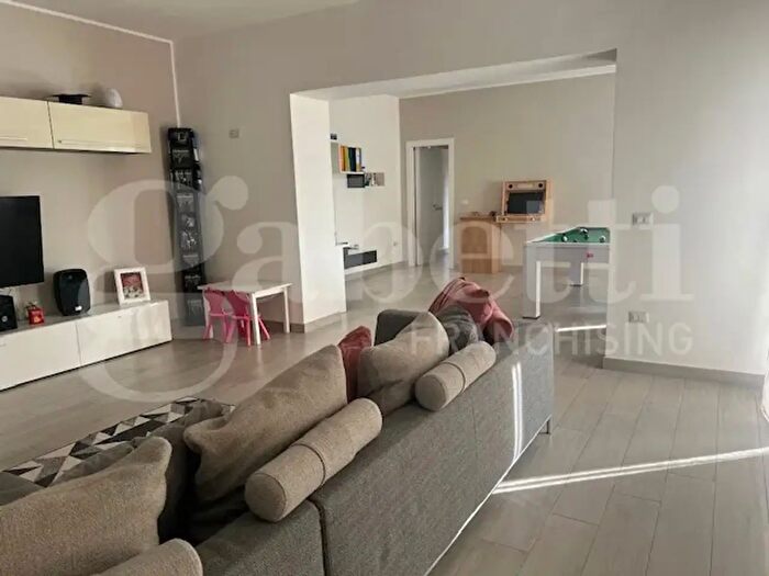 Casa con 7 locali in vendita in Via IV Novembre, Capua