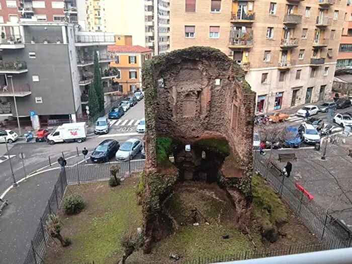 Appartamento bilocale in vendita in Piazza Elio Callistio, Roma