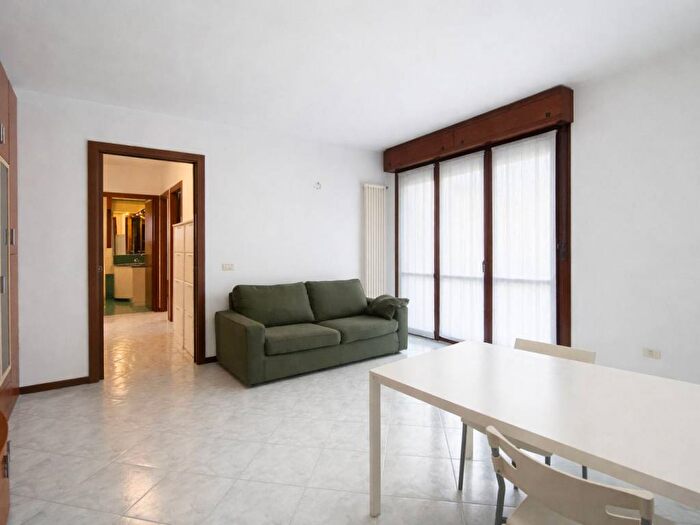 Appartamento trilocale in affitto in Via Manarola, Manara Cavagnari, Parma