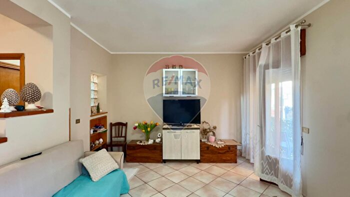 Appartamento con 6 locali in vendita in Via Giuseppe Garibaldi, Terrasini