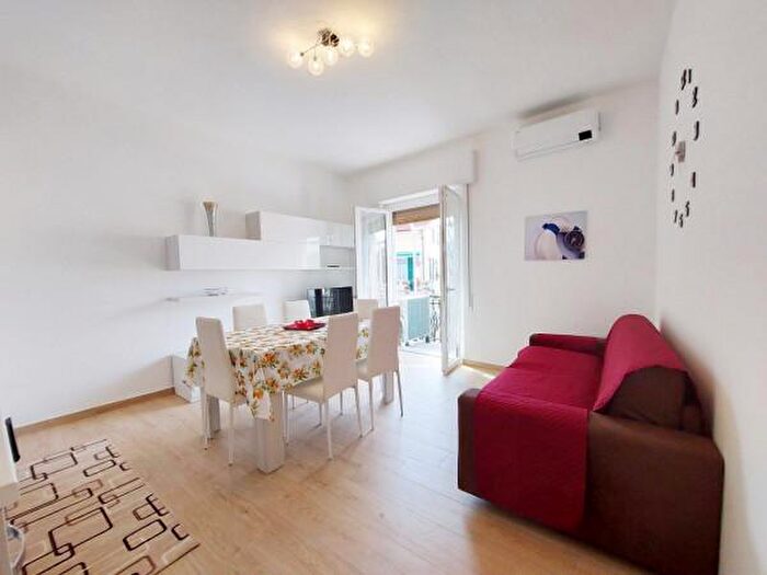 Appartamento trilocale in affitto in Via Viglieri, Borghetto Santo Spirito