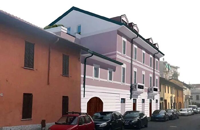 Appartamento trilocale in vendita in Via Milano, Legnano