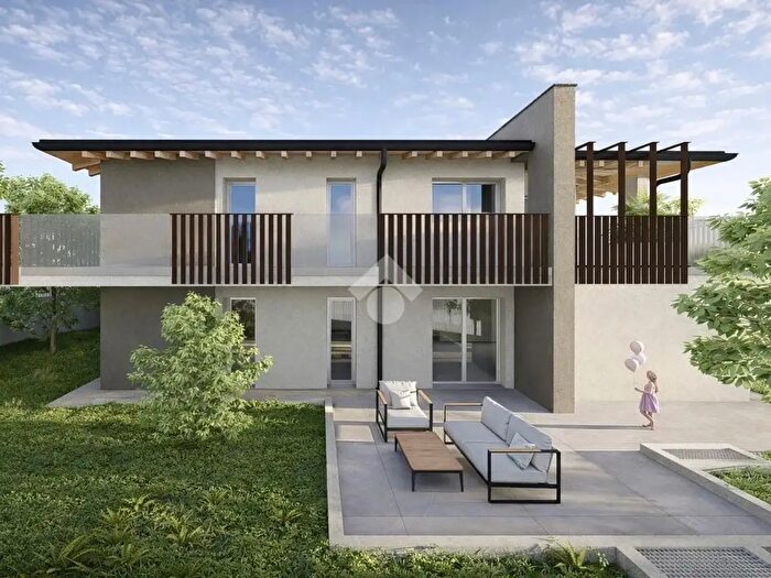 Appartamento quadrilocale in vendita in Via Carbonera, Albano Sant'Alessandro